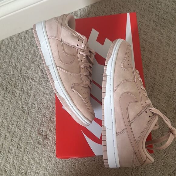 NWT sz 7.5 Nike Women’s Dunk Low premium pink - Picture 4 of 9